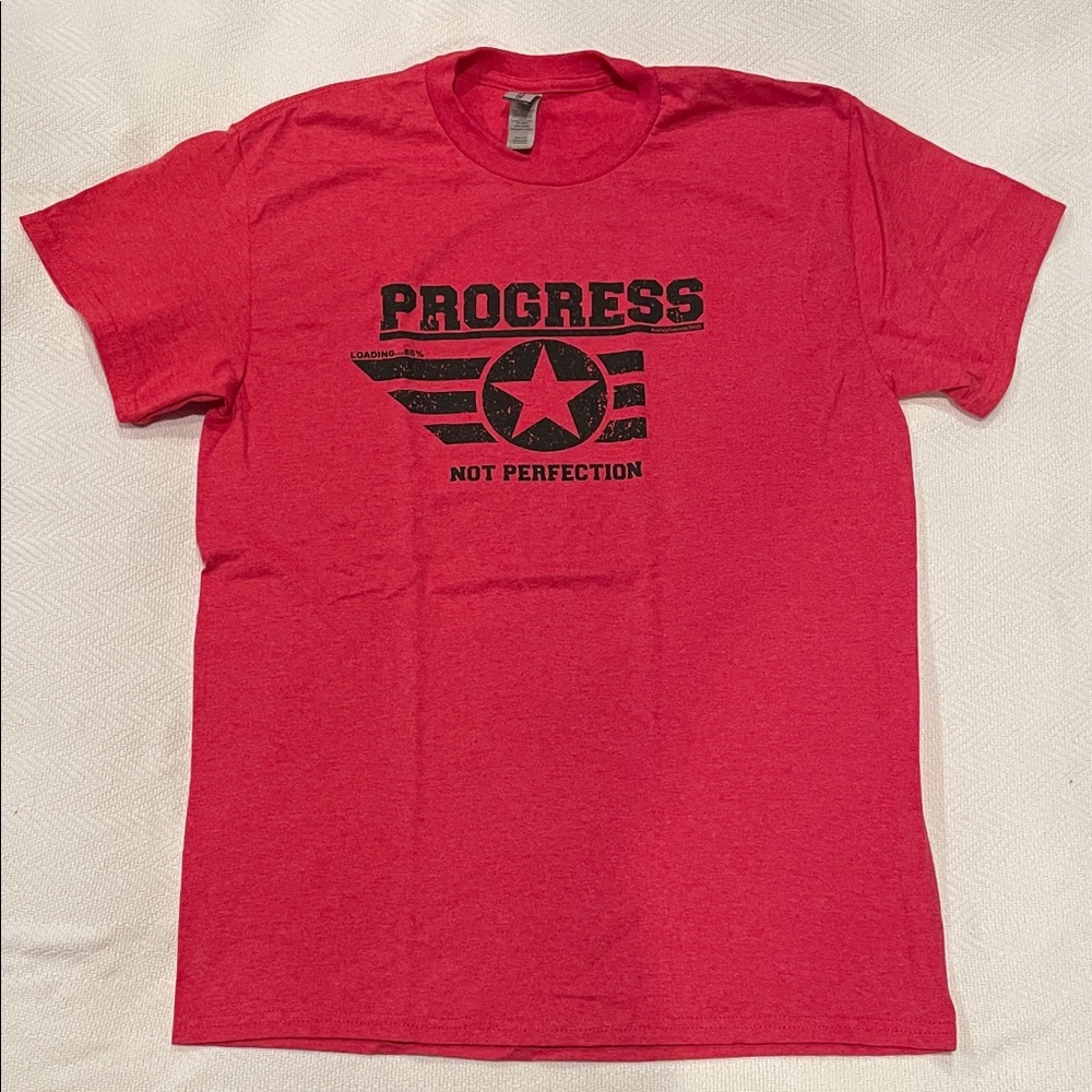 Gildan Men’s Red Graphic Short Sleeve T-Shirt, Size Medium